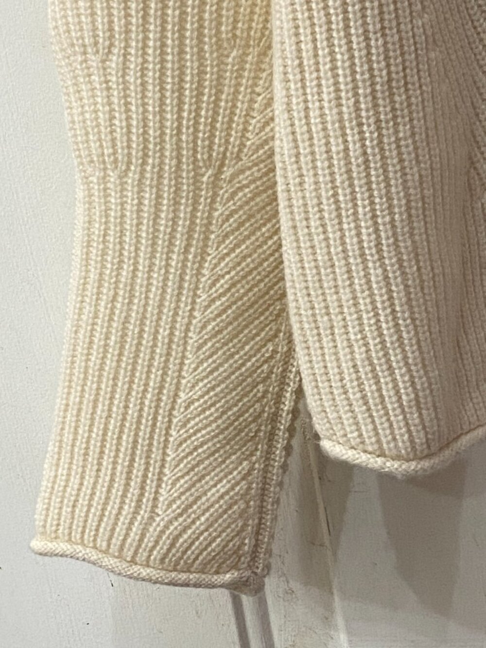 Club Monaco 100% Cashmere Sz L Womens Ivory Sweater V-Neck Long Sleeve - Picture 9 of 10